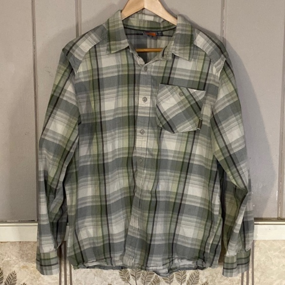 MERRELL NWOT long sleeve 100% cotton button down shirt in greens and grays L